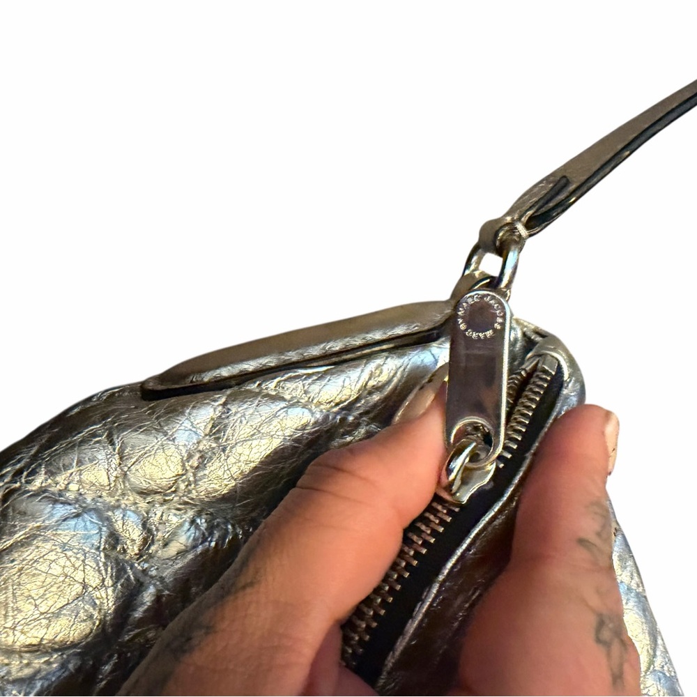 Marc by Marc Jacobs Metallic Quilted Natasha Crossbody Bag Silver Leather Purse - Picture 5 of 7